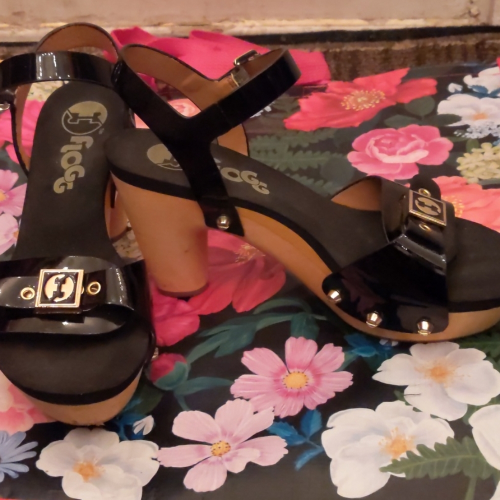 Flogg sandals